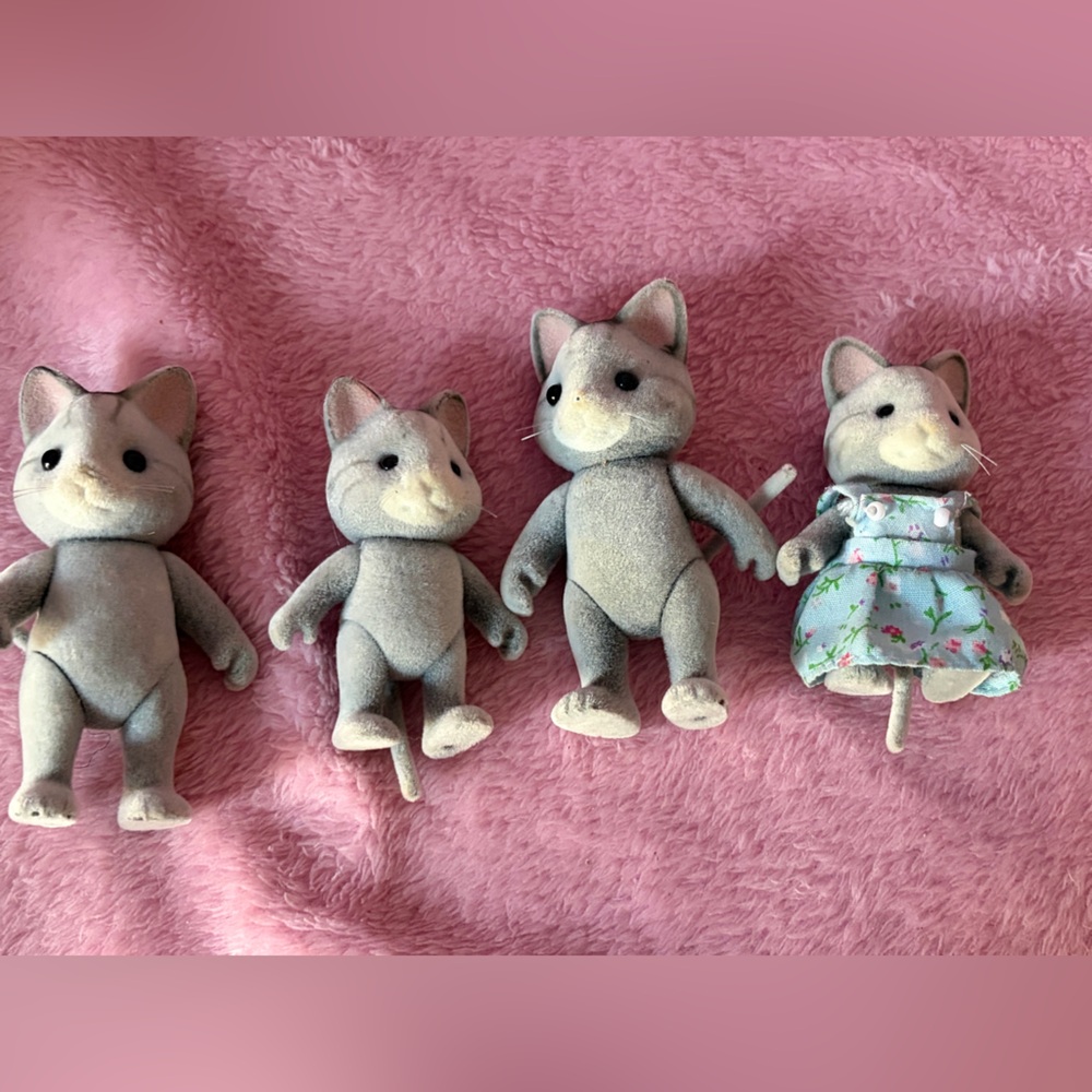 Rare / vintage epoch sylvanian families grey cat family